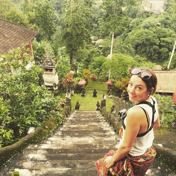 Meet your Posher, Sandi - Picture 2 of 4